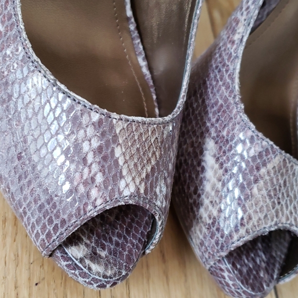 Victor Alfaro 8.5 heels - Picture 3 of 5